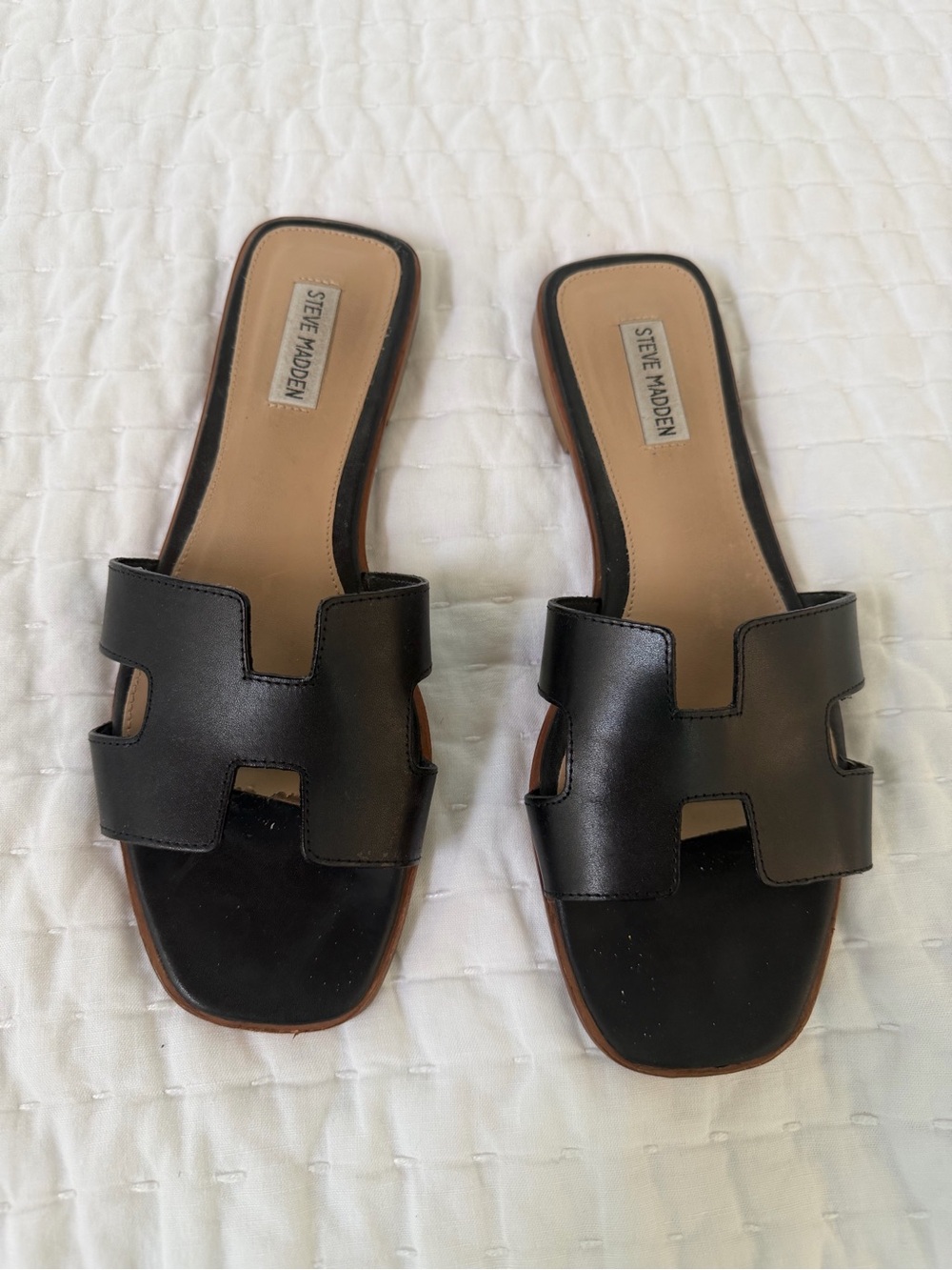 Steve Madden Black Hayden sandals